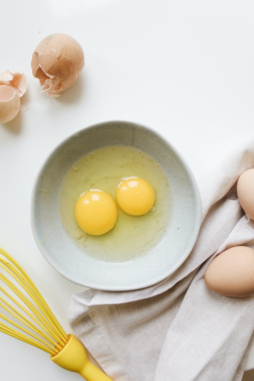 photo of eggs on a ceramic bowl